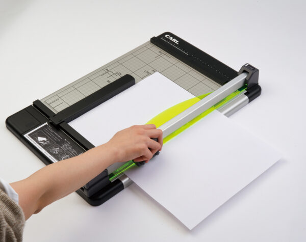 Carl DC-210N A4 Paper Trimmer/Cutter - Image 6